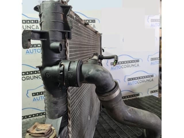 bontott AUDI Q7 Vízhűtő Radiátor (Klímás)