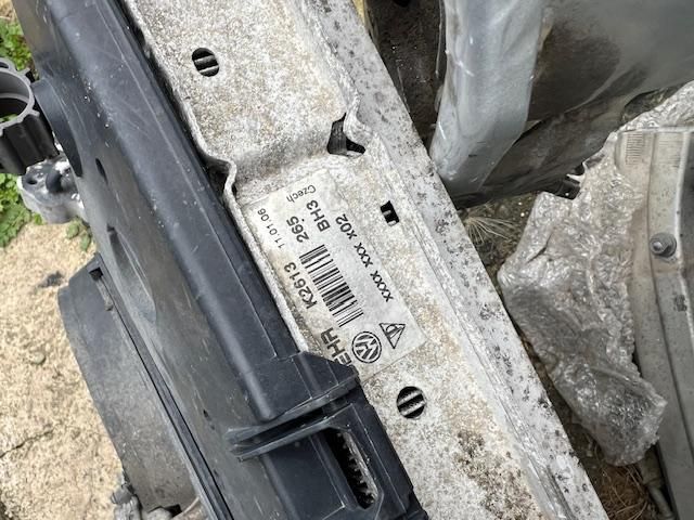 bontott AUDI Q7 Vízhűtő Radiátor (Klímás)