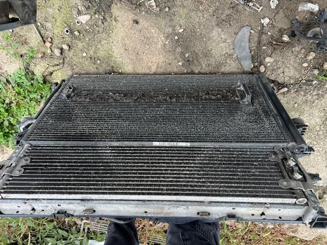 bontott AUDI Q7 Vízhűtő Radiátor (Klímás)