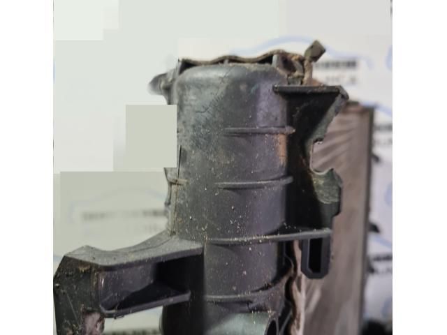 bontott AUDI Q7 Vízhűtő Radiátor (Klímás)