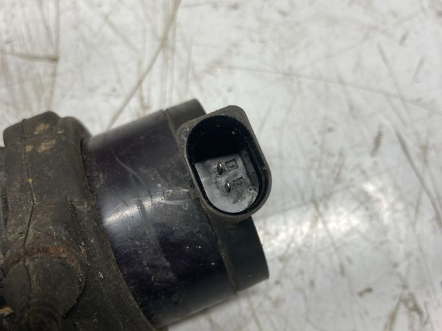 bontott AUDI Q7 Vízpumpa