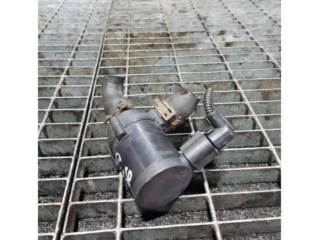 bontott AUDI Q7 Vízpumpa