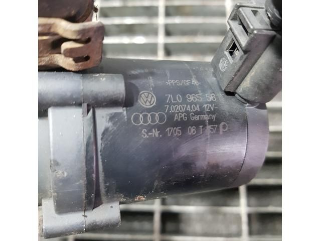 bontott AUDI Q7 Vízpumpa