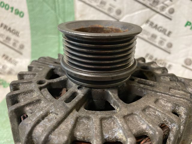 bontott AUDI Q7 Generátor