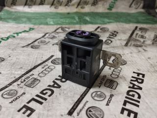 bontott AUDI Q7 Akkumulátor Relé