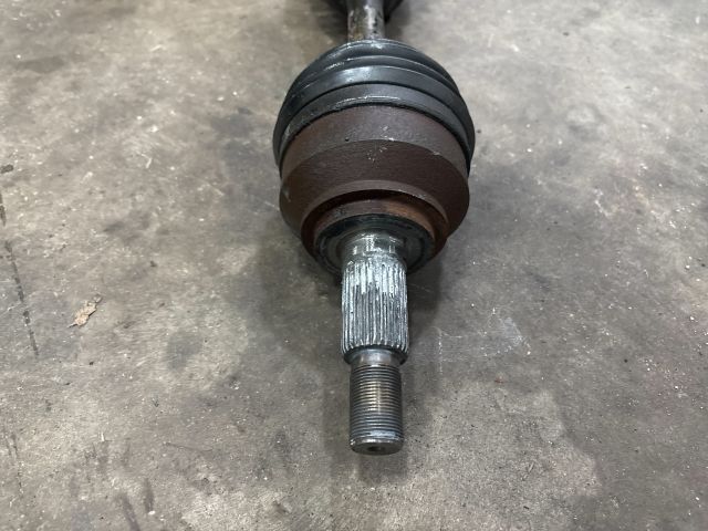 bontott AUDI Q7 Bal Féltengely