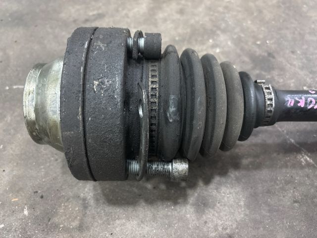 bontott AUDI Q7 Bal Féltengely