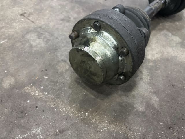 bontott AUDI Q7 Bal Féltengely