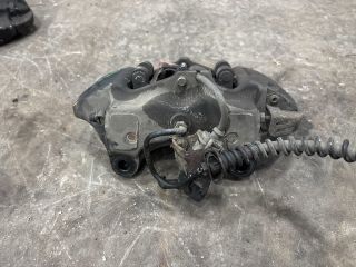 bontott AUDI Q7 Bal hátsó Féknyereg Munkahengerrel