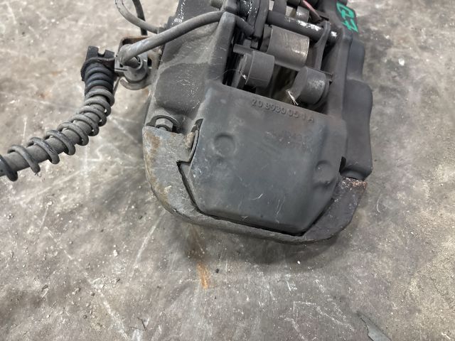 bontott AUDI Q7 Bal hátsó Féknyereg Munkahengerrel