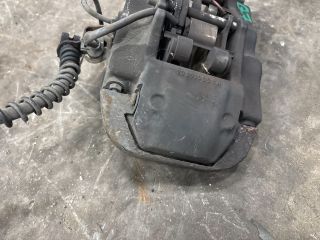 bontott AUDI Q7 Bal hátsó Féknyereg Munkahengerrel