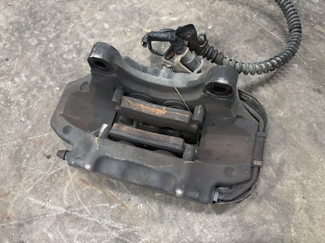 bontott AUDI Q7 Bal hátsó Féknyereg Munkahengerrel