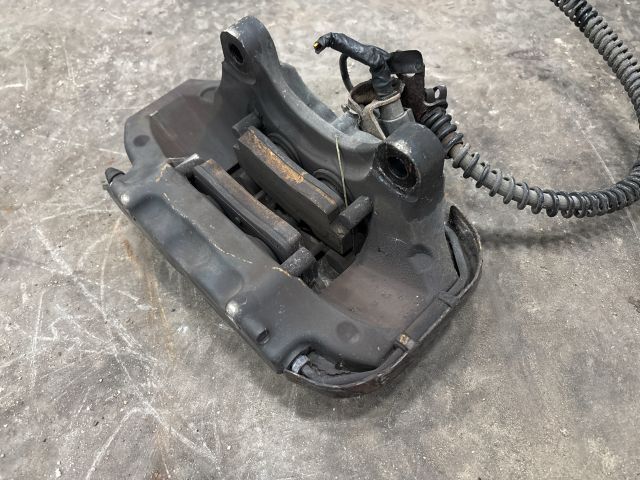 bontott AUDI Q7 Bal hátsó Féknyereg Munkahengerrel