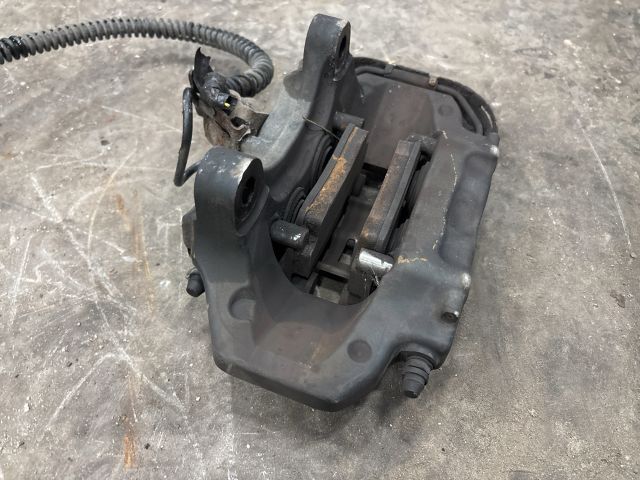 bontott AUDI Q7 Bal hátsó Féknyereg Munkahengerrel