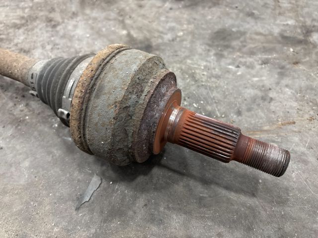 bontott AUDI Q7 Bal hátsó Féltengely