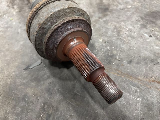 bontott AUDI Q7 Bal hátsó Féltengely