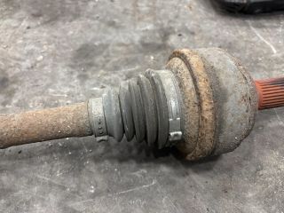 bontott AUDI Q7 Bal hátsó Féltengely