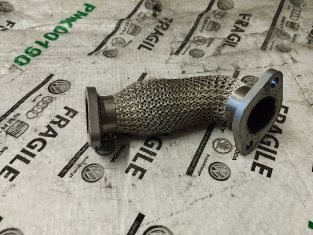 bontott AUDI Q7 EGR Hűtő Cső