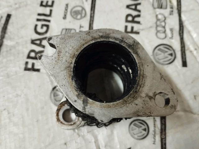 bontott AUDI Q7 EGR Hűtő Cső