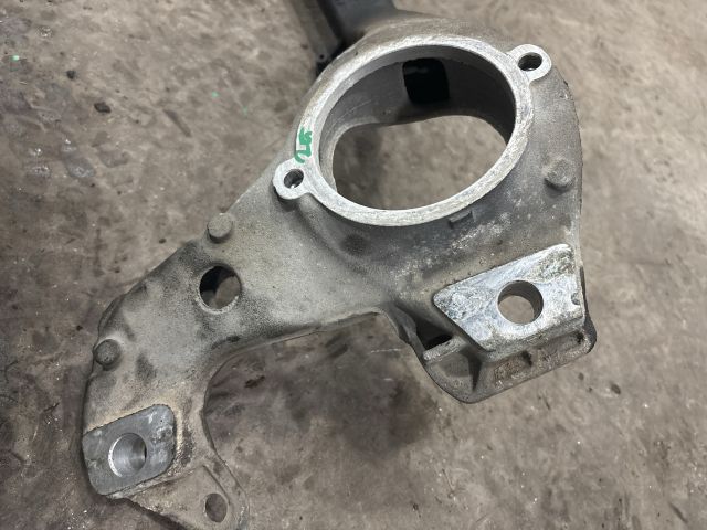 bontott AUDI Q7 Első Bölcső