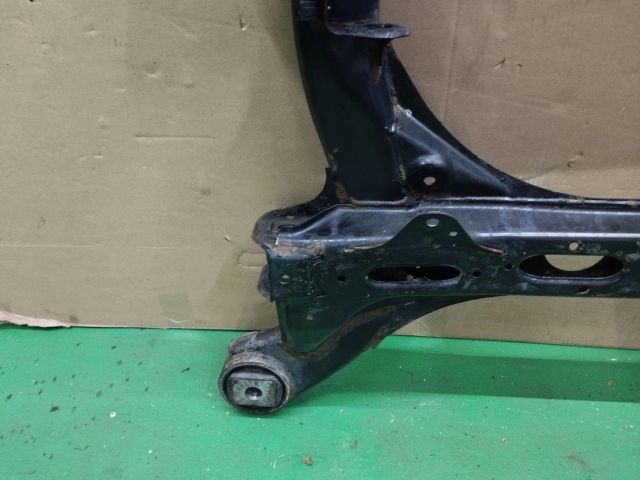 bontott AUDI Q7 Első Bölcső