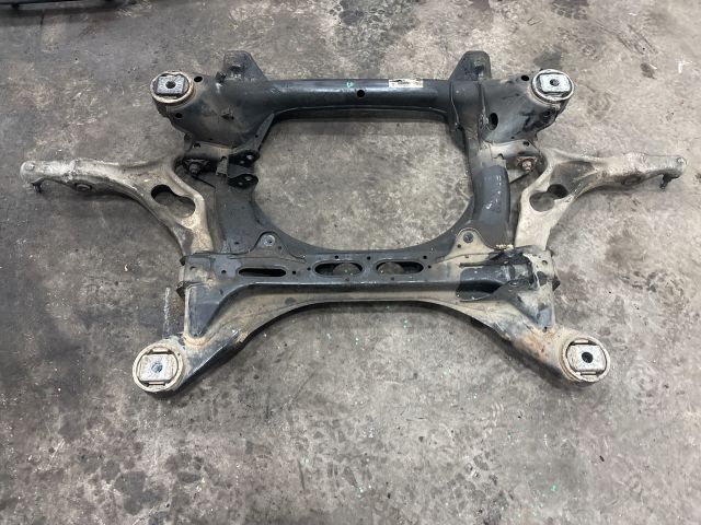 bontott AUDI Q7 Első Bölcső