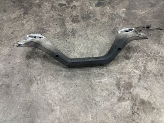 bontott AUDI Q7 Első Bölcső