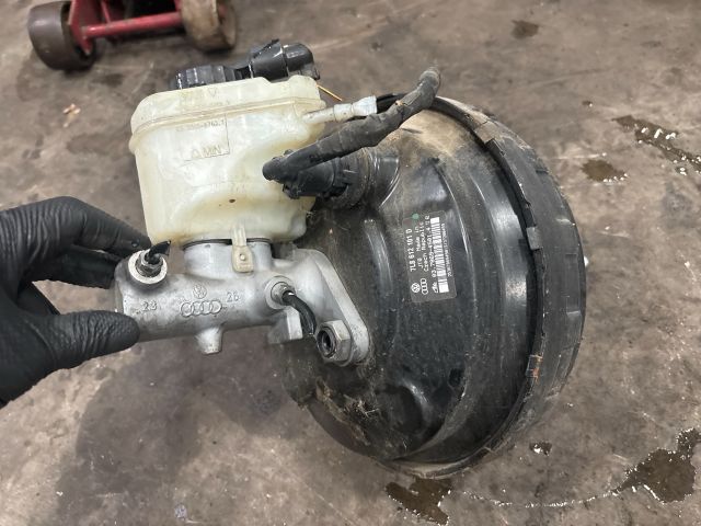 bontott AUDI Q7 Fékrásegítő