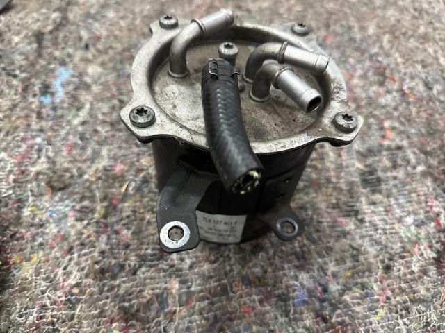 bontott AUDI Q7 Gázolajszűrő Ház