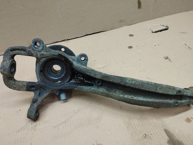 bontott AUDI Q7 Jobb első Csonkállvány Kerékaggyal