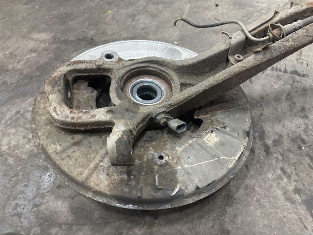 bontott AUDI Q7 Jobb első Csonkállvány Kerékaggyal