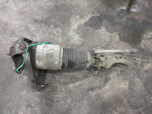 bontott AUDI Q7 Jobb első Rugó