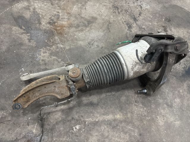 bontott AUDI Q7 Jobb első Rugó