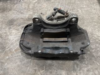 bontott AUDI Q7 Jobb hátsó Féknyereg Munkahengerrel