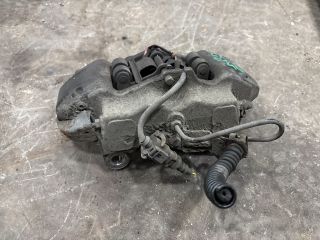 bontott AUDI Q7 Jobb hátsó Féknyereg Munkahengerrel