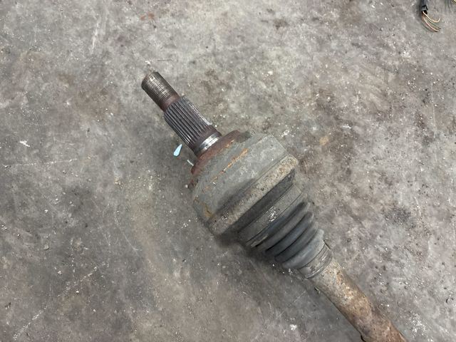 bontott AUDI Q7 Jobb hátsó Féltengely