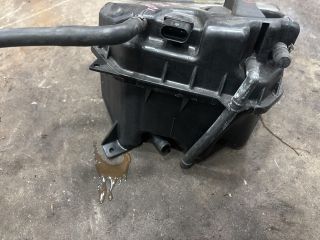 bontott AUDI Q7 Kiegyenlítő Tartály