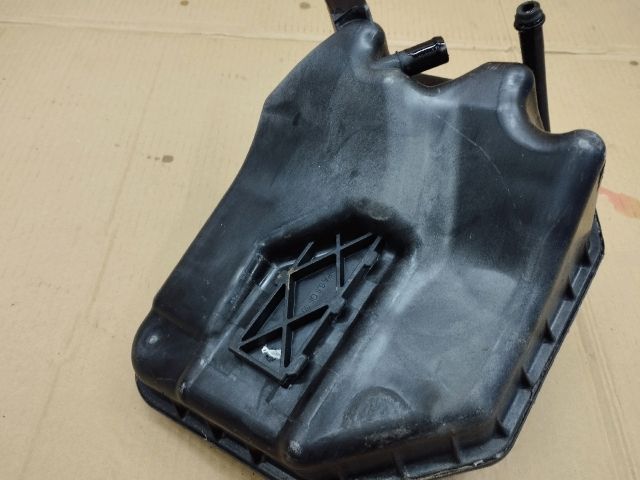 bontott AUDI Q7 Kiegyenlítő Tartály