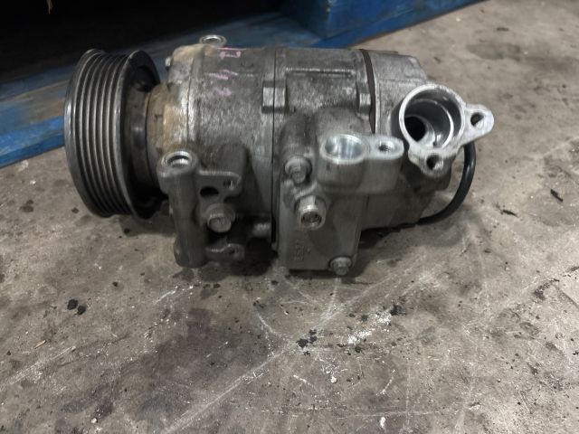 bontott AUDI Q7 Klímakompresszor