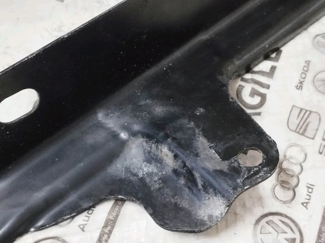 bontott AUDI Q7 Légszűrő Ház Fedél