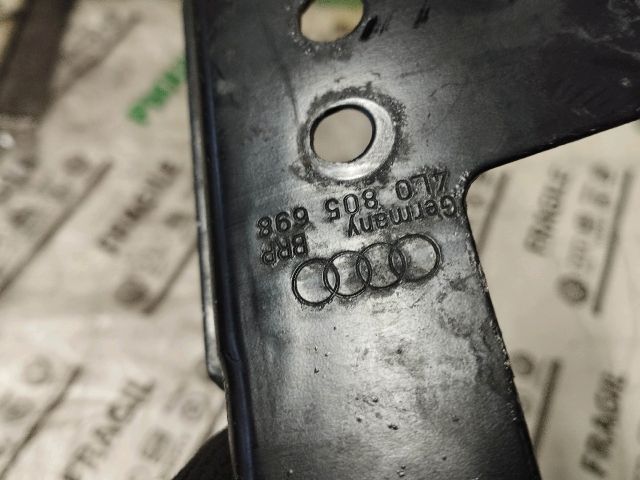 bontott AUDI Q7 Légszűrő Ház Fedél