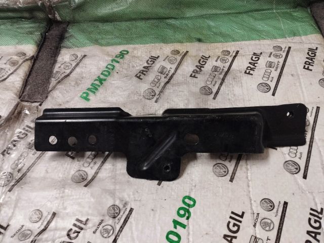 bontott AUDI Q7 Légszűrő Ház Fedél