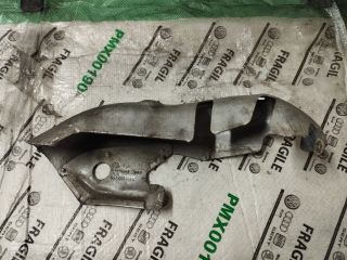 bontott AUDI Q7 Leömlő Hővédő Lemez