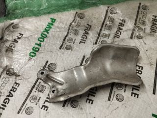 bontott AUDI Q7 Leömlő Hővédő Lemez