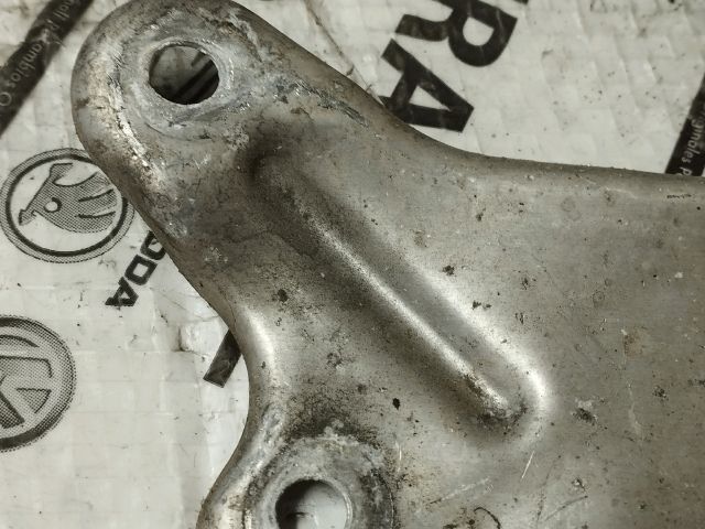 bontott AUDI Q7 Leömlő Hővédő Lemez