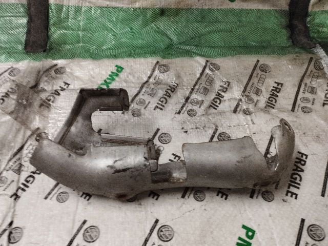 bontott AUDI Q7 Leömlő Hővédő Lemez