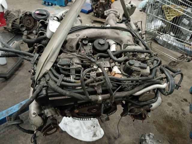 bontott AUDI Q7 Motor (Fűzött blokk hengerfejjel)