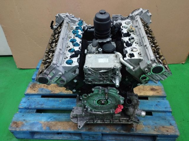 bontott AUDI Q7 Motor (Fűzött blokk hengerfejjel)