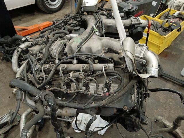 bontott AUDI Q7 Motor (Fűzött blokk hengerfejjel)