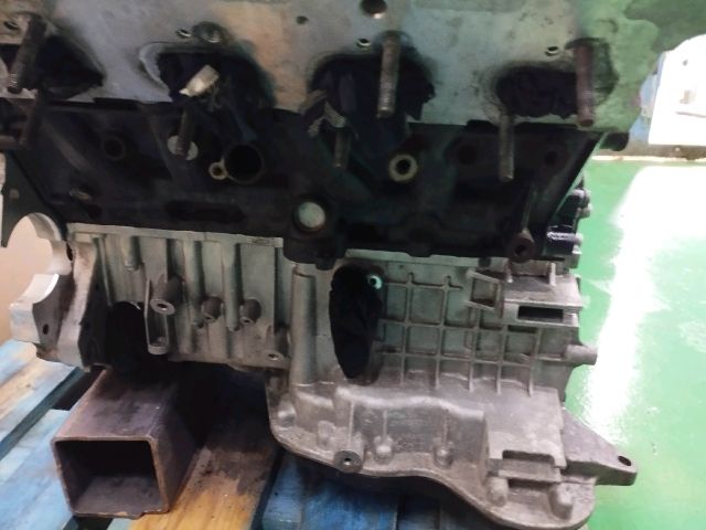 bontott AUDI Q7 Motor (Fűzött blokk hengerfejjel)